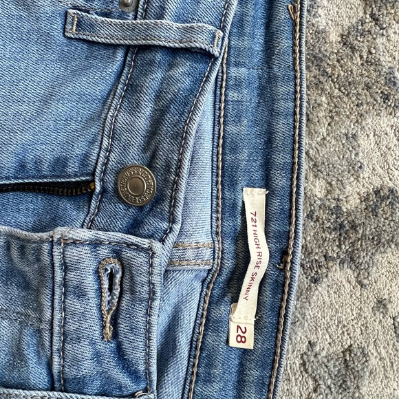 Levi’s 721 high rise skinny jeans - Picture 3 of 3